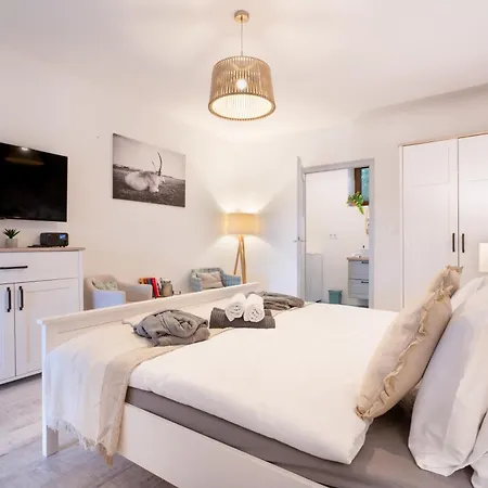 Natura Apartman Tiszafuered Exterior photo