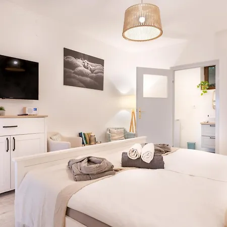 Natura Apartman Tiszafuered Room photo